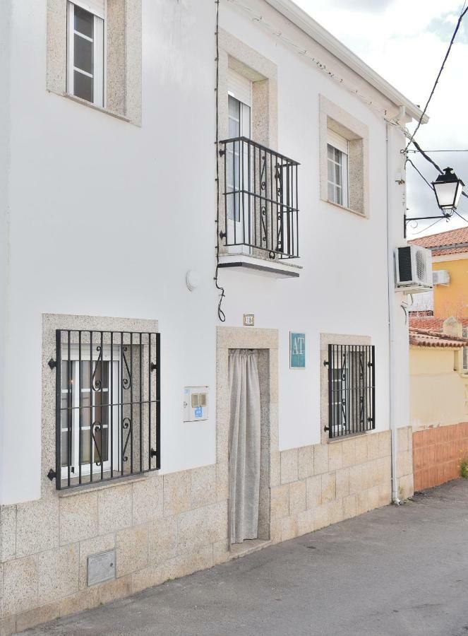 בית הארחה Torrejón el Rubio 	Suenos De Monfrague מראה חיצוני תמונה